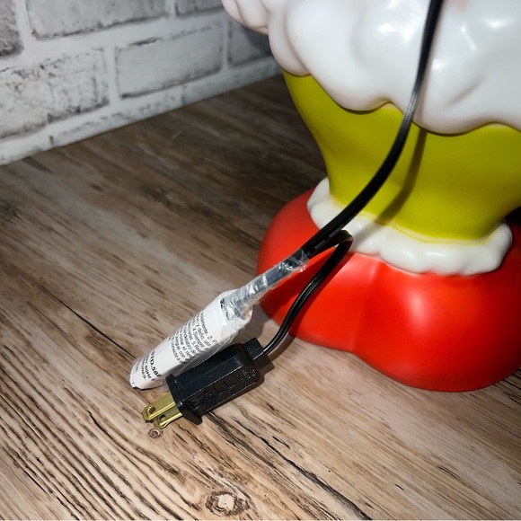 Grinch Christmas Blow Mold W/stocking Gemmy 24” Double Lighted! NEW - Picture 7 of 7